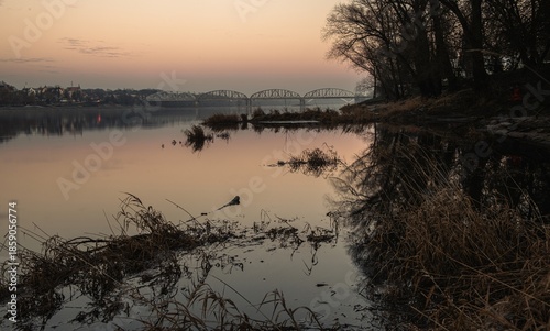 rzeka, gród, woda, architektura, europa, podróż, niebo