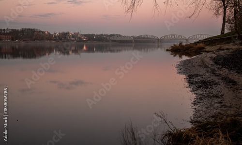 rzeka, gród, woda, architektura, europa, podróż, niebo