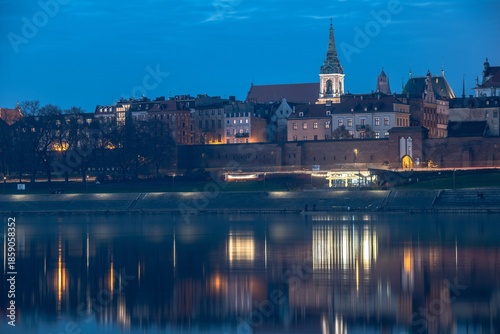 rzeka, gród, woda, architektura, europa, podróż, niebo