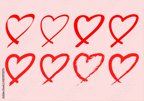 Conjunto de doce iconos de corazones rojos con trazos de estilo pincel sobre fondo rosa