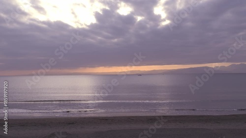 冬の江ノ島西浜の夕暮れ