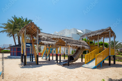 Wallpaper Mural Detalhe de parque de diversões para crianças. Torontodigital.ca