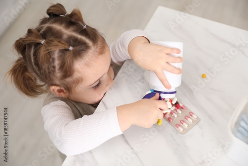 Fotografia Child safety at home