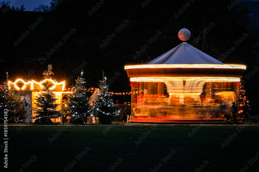 Fototapeta premium Manège Carrousel de nuit pose longue