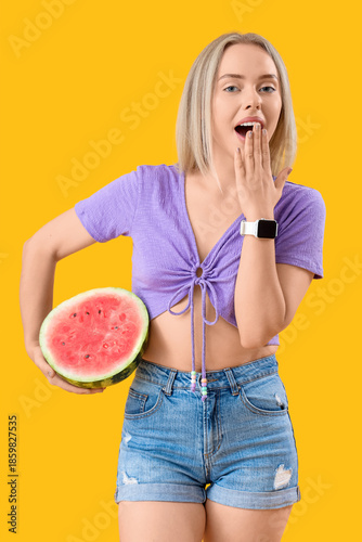 Surprised beautiful young w...