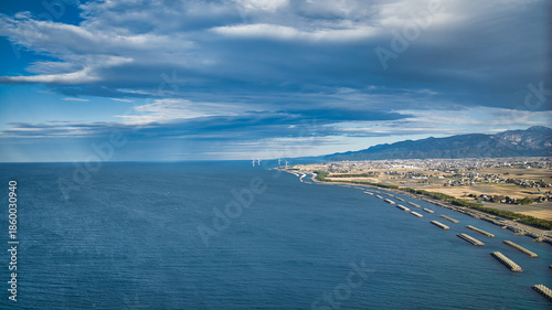 Wallpaper Mural 日本海の沿岸から見た黒部川扇状地や周辺の地形の様子などの風景 Torontodigital.ca