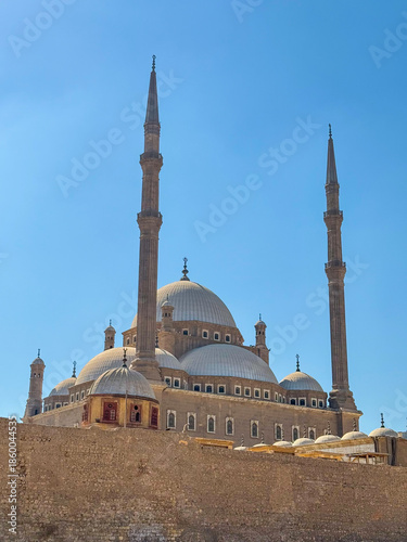 Schilderij op canvas Cairo, Egypt - September 29, 2025: Mosque of Muhammad Ali rising above Cairo sky