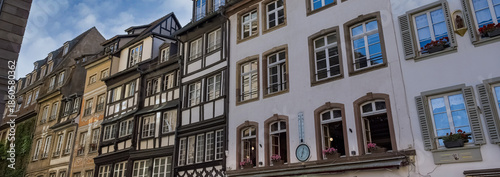 Tableau sur toile Strasbourg in France, half-timbered houses in the historic center
