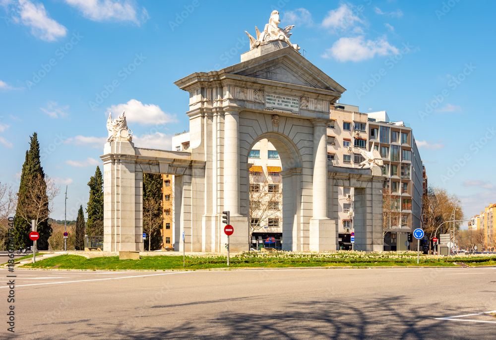 Obraz premium Puerta de San Vicente gates in Madrid, Spain (translation 