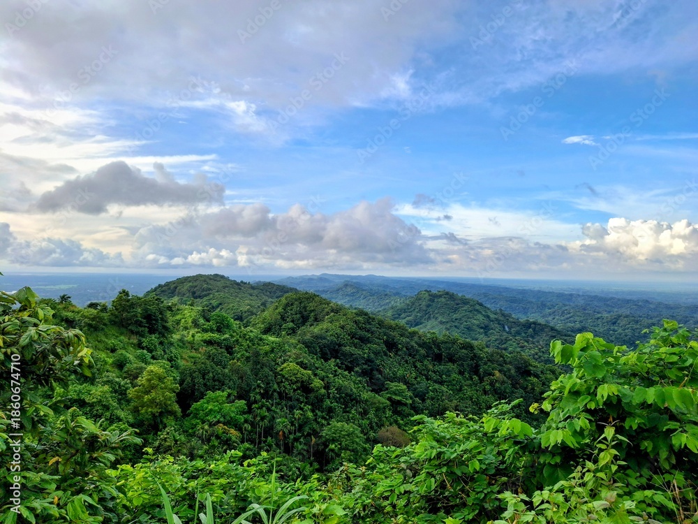 Obraz premium Mountain landscape with clouds