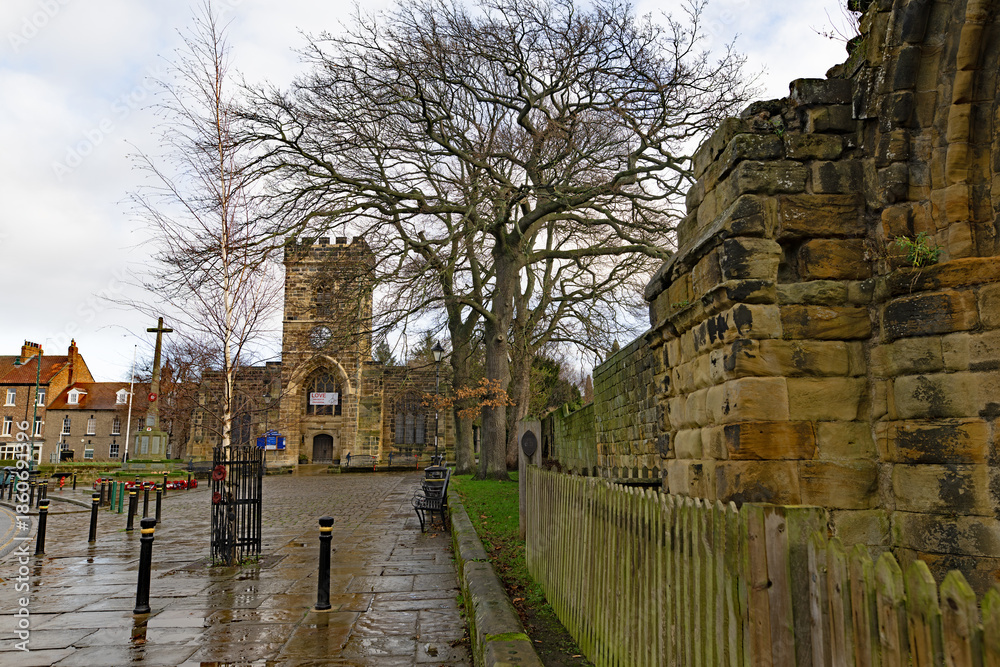 Obraz premium Guisborough Church Square, in December, 2025.