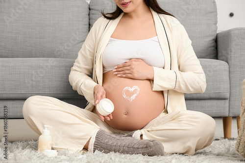 Beautiful young pregnant wo...