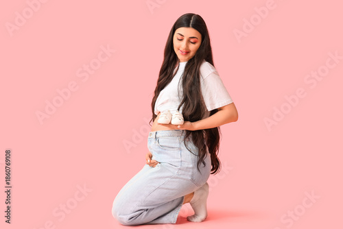 Beautiful young pregnant wo...