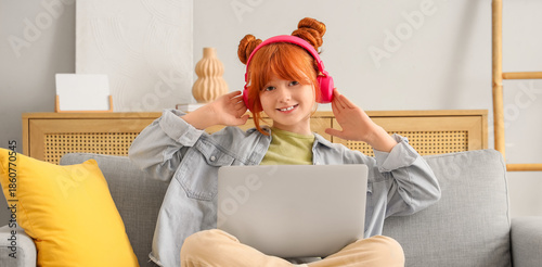 Teenage redhead girl in hea...