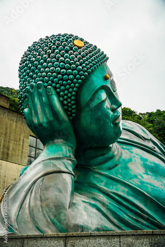 statue of buddha