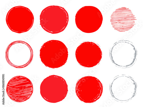 Colección de sellos circulares rojos grunge con textura de pinceladas, ideales para elementos gráficos y diseño transparente.
