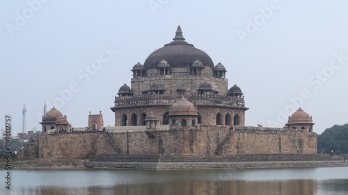Quadro em tela India, Bihar, Sasaram, View of Tomb of Sher Shah Suri of Sur Empire, the 16th Century Mausoleum