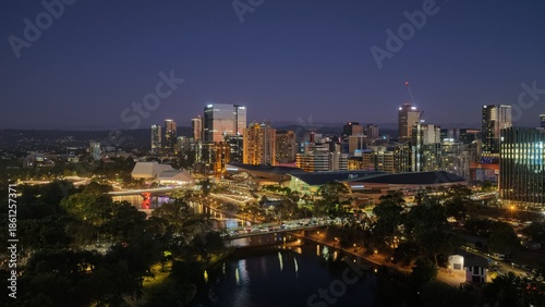 Schilderij op canvas Adelaide City, South Australia – Aerial Drone View of Night Skyline, Riverbank P