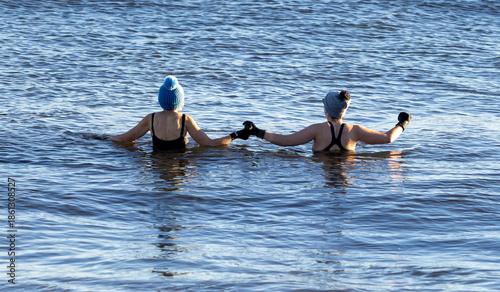 Konstfotografi Winter sea swimming in Sunderland
