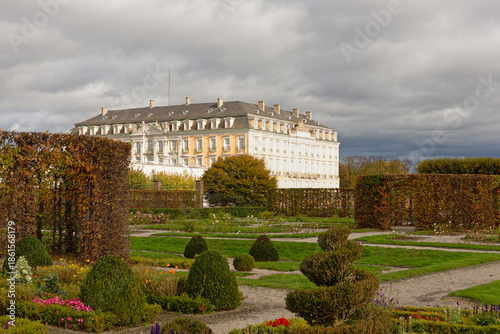 Barockschloß Augustusburg mit Park in Brühl