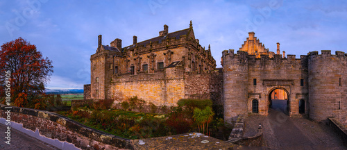 Фотография Stirling Castle, a 12th‑century stronghold and former Renaissance royal palace w