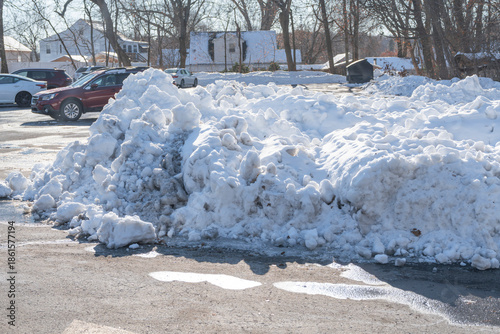 Fényképezés snow piles at parking lots