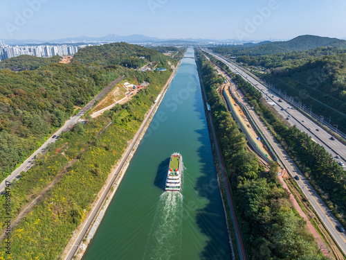 인천시 경인아라뱃길과 유람선