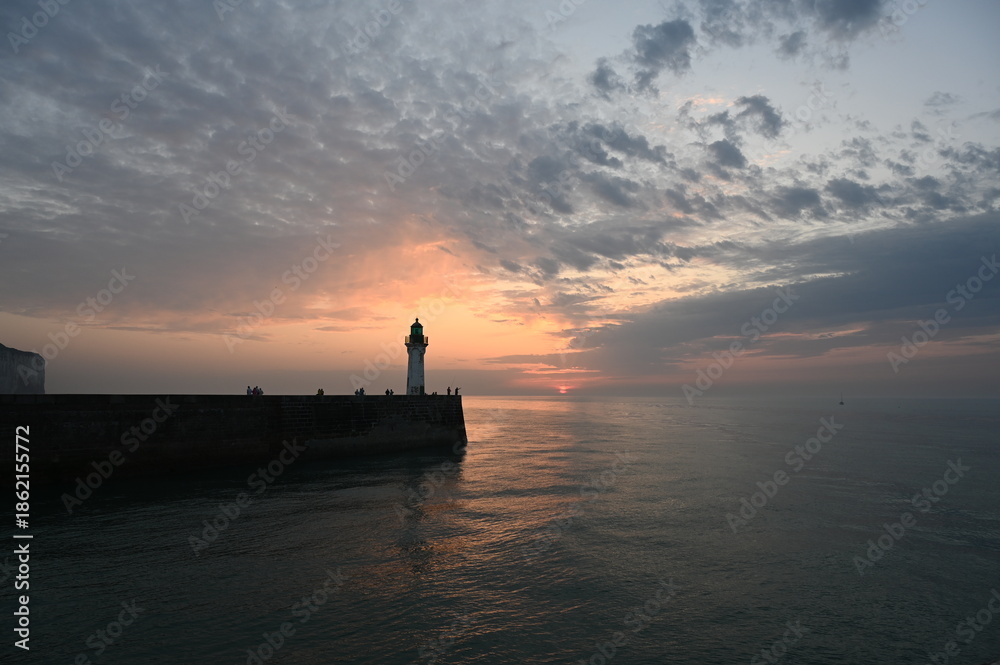 Fototapeta premium Leuchtturm bei Saint-Valery-en-Caux, Normandie