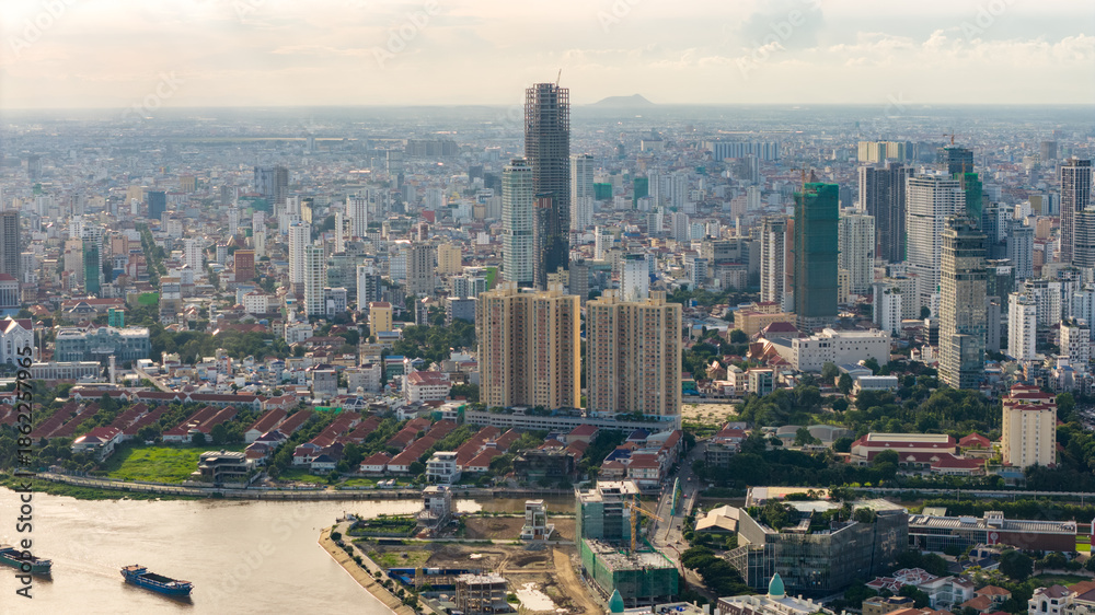 Naklejka premium The tallest building in the Kingdom of Cambodia is under construction.