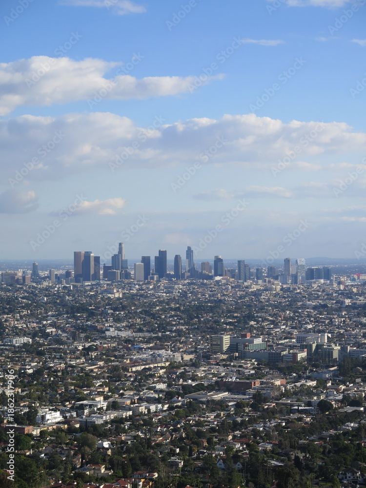 Fototapeta premium Vue panoramique sur Downtown Los Angeles depuis l’observatoire 
