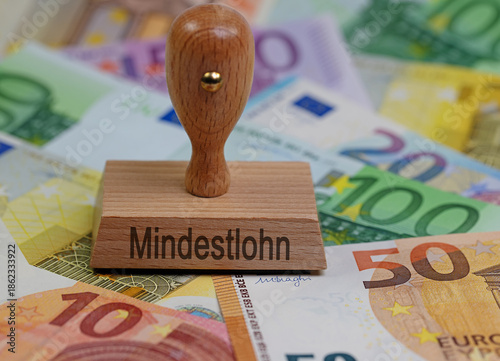 Holzstempel mit der Aufschrift 