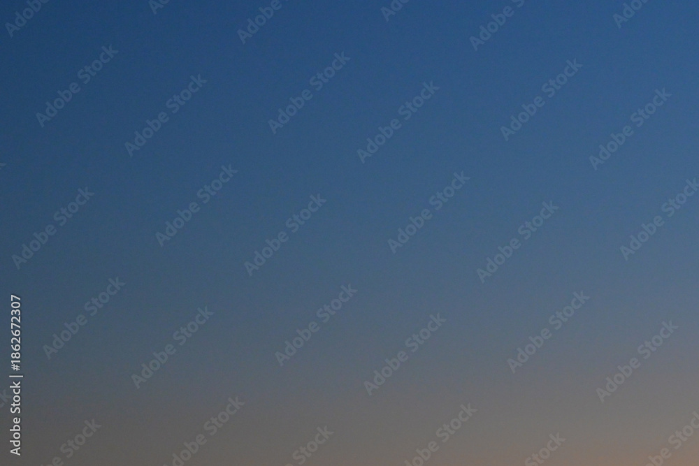 Obraz premium Blue Gradient Sky at Dusk