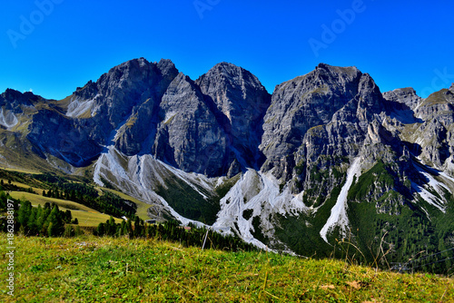 Tableau sur toile Mountains of Austrian Alps Tirol , Austria