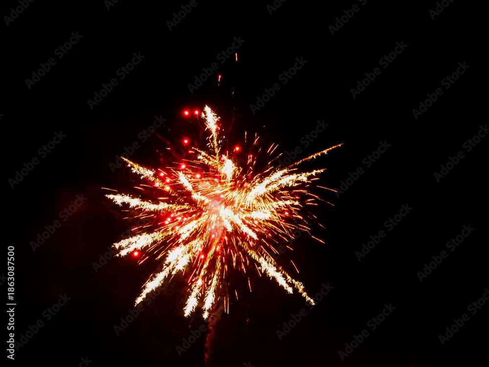 Fototapeta premium rotes Feuerwerk