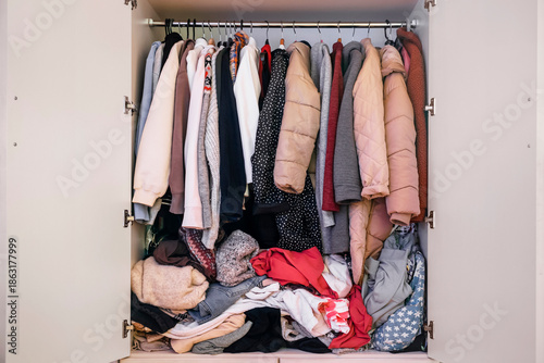 Принти на полотні Mess in Closet