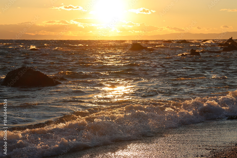 Obraz premium Winter sea sunset