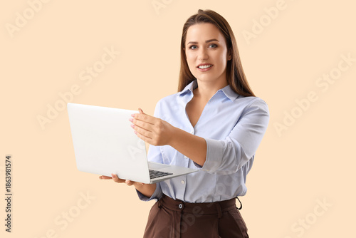 Beautiful businesswoman wit...