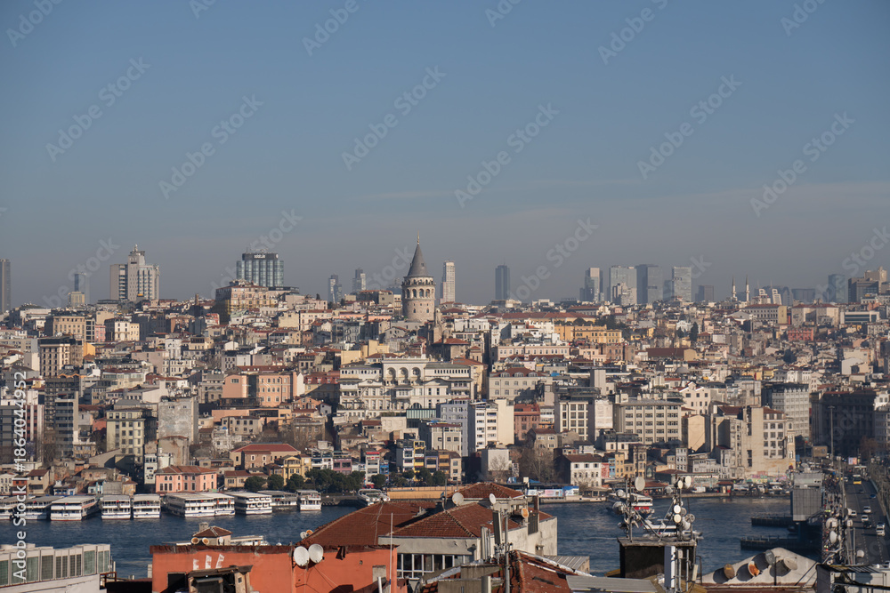 Naklejka premium Istanbul Skyline Panorama: Cityscape view, Turkey, modern architecture.