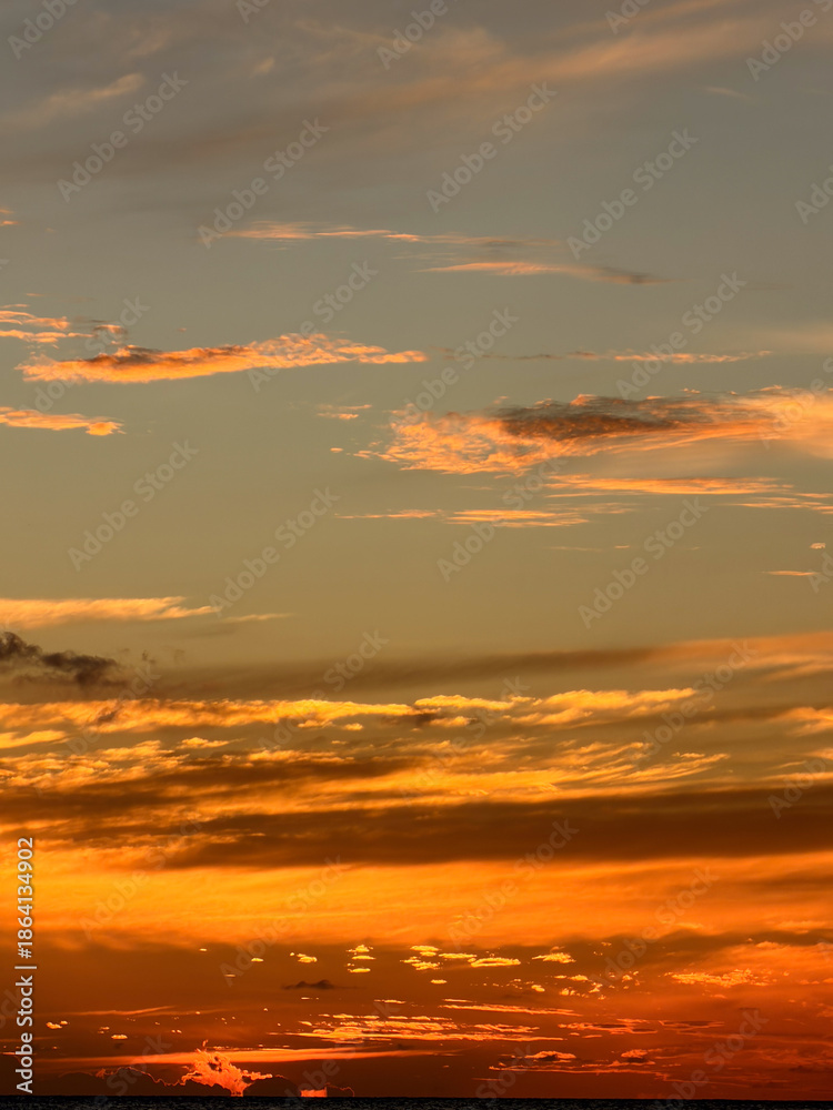 Fototapeta premium sunset over the ocean