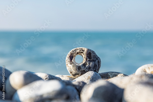 Hühnergott  Lochstein  an der  Nordeuropäischen Küste