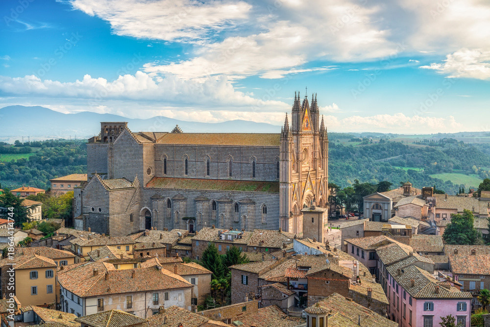 Obraz premium Orvieto Cathedral Aerial View and Medieval Town, Umbria