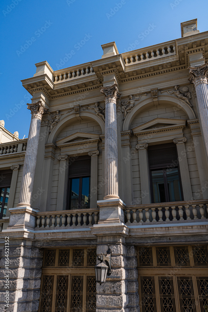 Obraz premium Beautiful architecture of Athens historical downtown