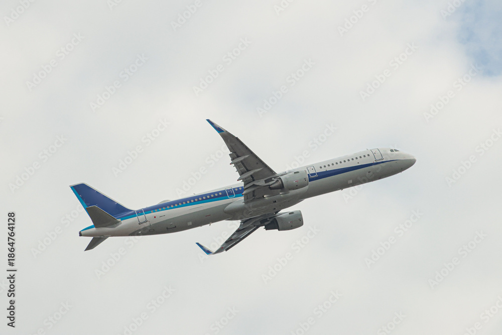 Obraz premium Aircraft Scenes at Fukuoka Airport Photographed in December