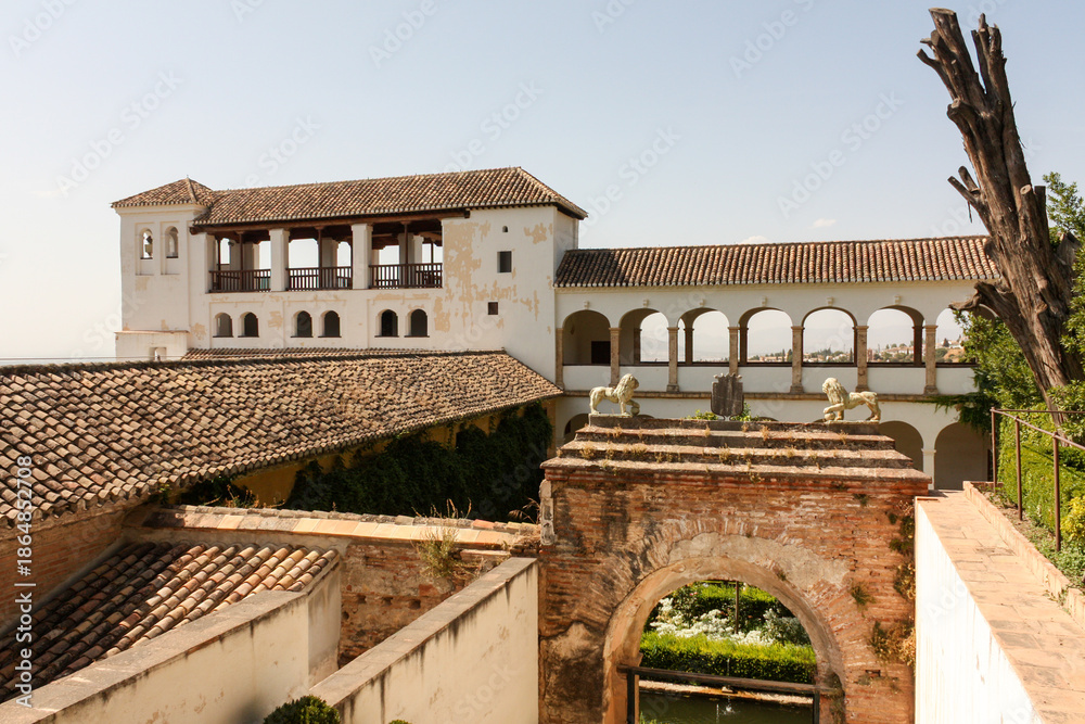Fototapeta premium Alhambra palace at Granada, Spain