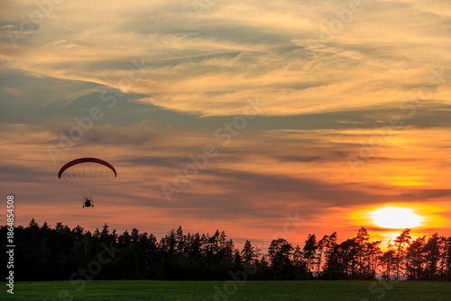 powered paragliders at sunset, Thuringian Sea, Altenbeuthen, Thuringia, east germany