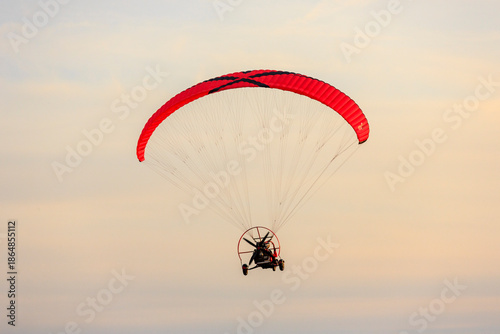 powered paragliders at sunset, Thuringian Sea, Altenbeuthen, Thuringia, east germany