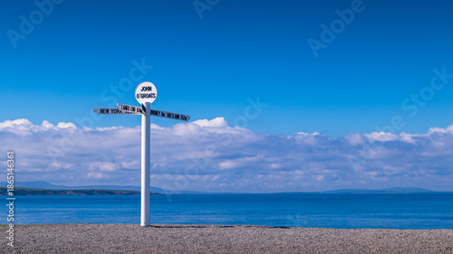 Célèbre panneau indicateur à John O'Groats, le point le plus au nord-est de l'Ecosse continentale
