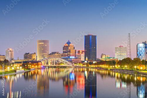 Tableau sur toile Rochester, New York, USA Cityscape on the Genesee River. 4087