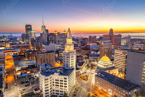 Photos Buffalo, New York, USA Downtown Skyline at Golden Hour 4086