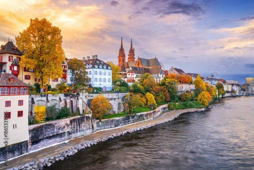 Foto Basel, Switzerland on the Rhine River in Autumn 4068